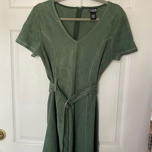 Fitted waist, suede dress